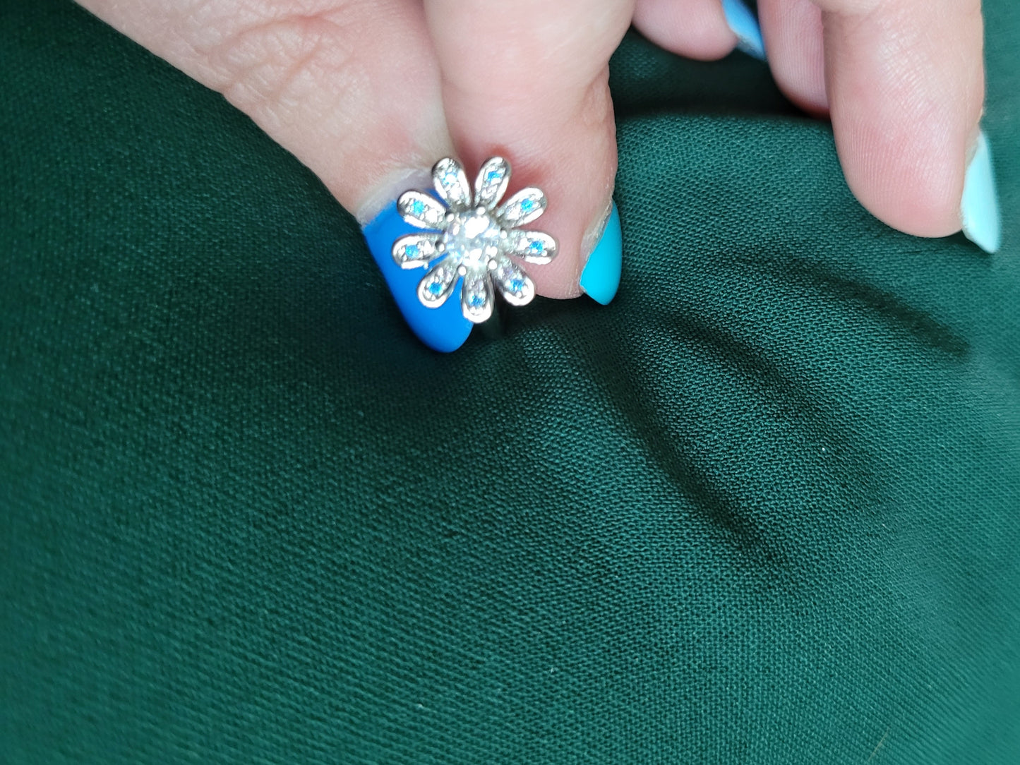 Rotatable Flower Ring