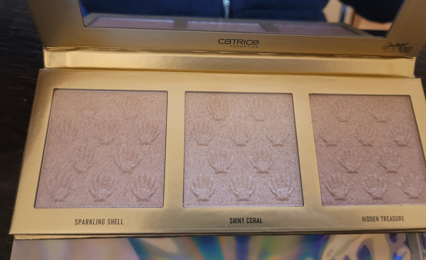 Catrice Ariel Highlighter Palette